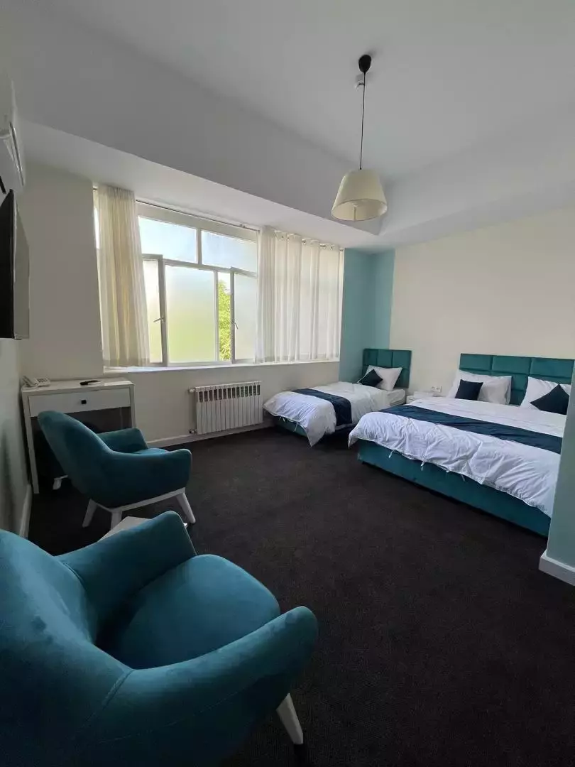 Alibaba https://cdn.alibaba.ir/ostorage/hotel-accommodation-images/69429d9ba1e6f83605b7ee1a_سه تخته دبل سینگل.webp